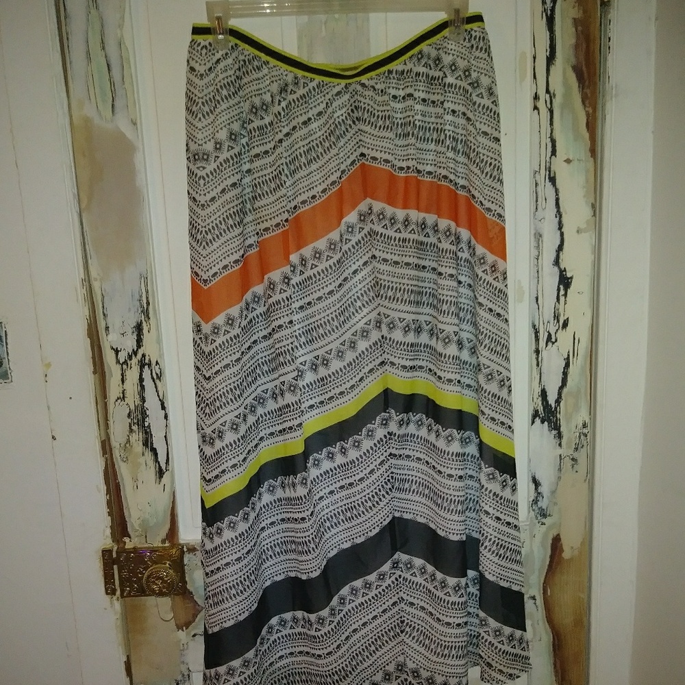 Tribal print skirt